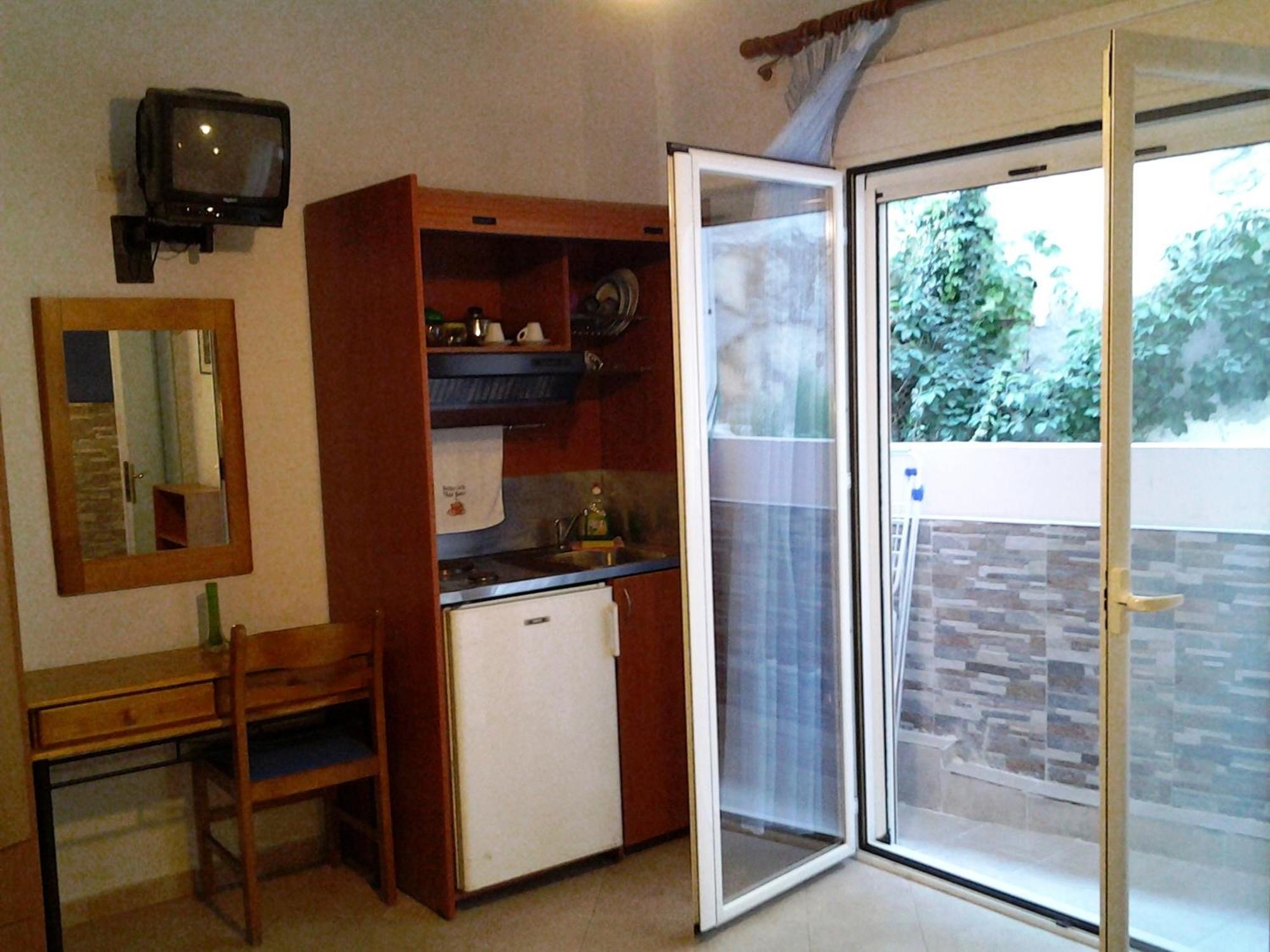 Apergis Rooms Эрмуполис Номер фото