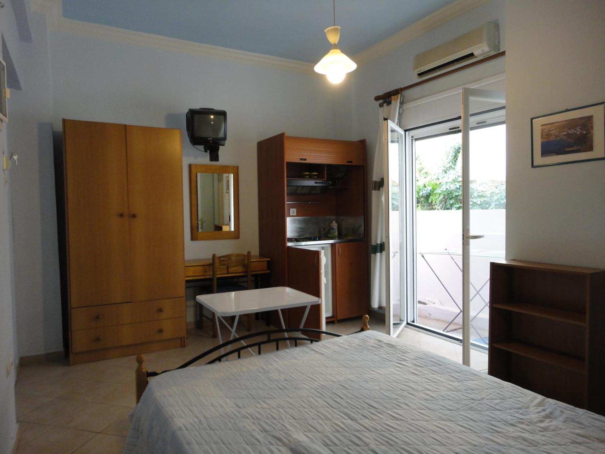 Apergis Rooms Эрмуполис Номер фото